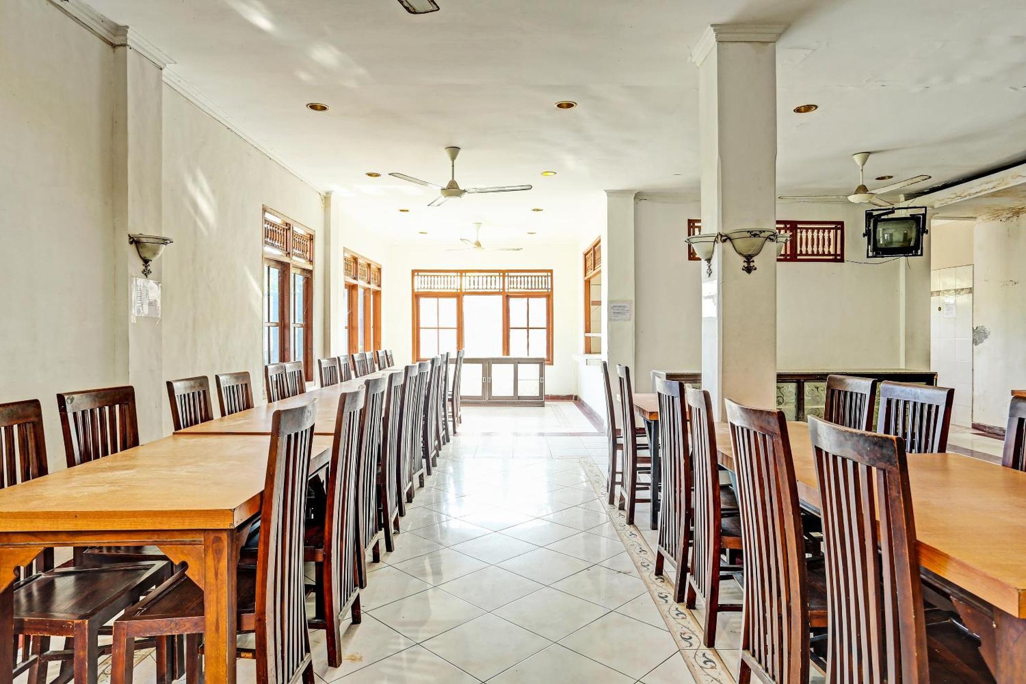 Oyo Collection O 91125 Puri Dewa Bharata Hotel Jimbaran Екстериор снимка