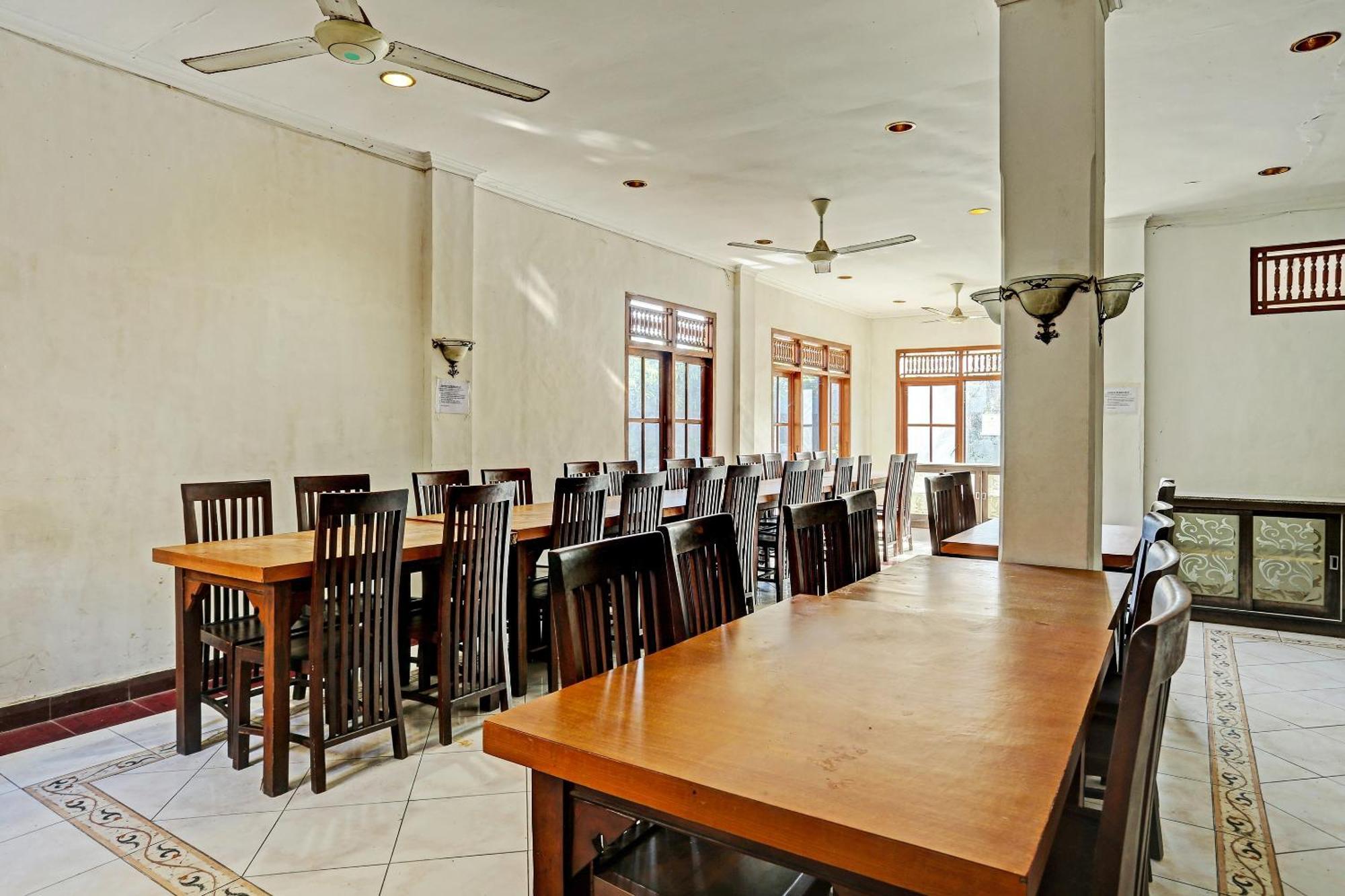 Oyo Collection O 91125 Puri Dewa Bharata Hotel Jimbaran Екстериор снимка